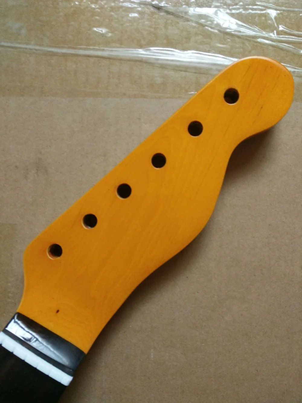 

Maple 21 frets vintage guitar Neck for TELE style Yellow
