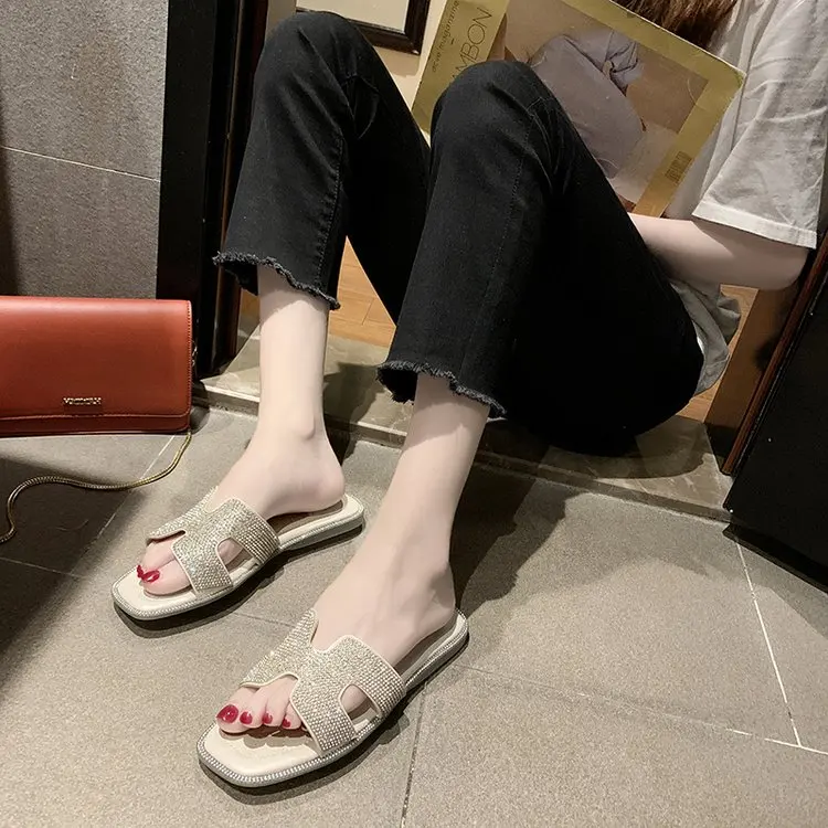 

Rhinestone Slippers Female Summer new sequined beach flat bottom cool drag outside wear H one word cool slippers