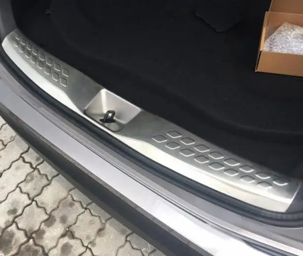 

for Car Styling Sticker Toyota C-HR CHR Accessories 2017 stainless steel built-in inner rear bumper foot plate Rear Trunk Pad