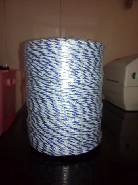 أبيض أزرق الكهربائية سياج الأسلاك polywire مع أسلاك الفولاذ حبل البولي لل حصان سلك المبارزة المبارزة الترا منخفضة المقاومة الساخن