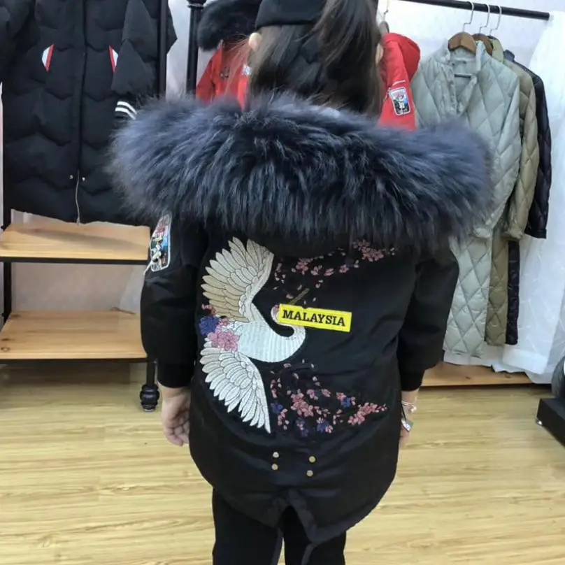 Детский пуховик Новая зимняя теплая верхняя одежда с капюшоном, пальто с большим меховым воротником и вышивкой, куртка-пуховик для детей, Y1745 - Цвет: black