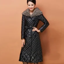 Новые зимние пальто из искусственной кожи с меховым воротником модные элегантные длинные теплые куртки с капюшоном тонкие черные Большие размеры Верхняя одежда YP0576