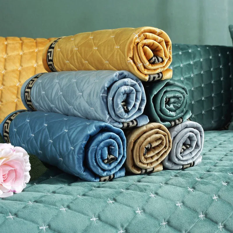 

Luxurious Thick plush Non-slip sofas covers quilting pieces Four seasons universal fabric sofa cushion cubiertas para sofa