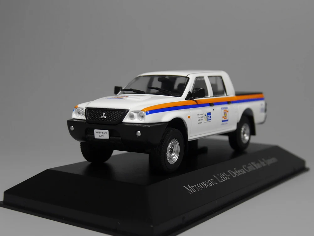 Авто ИНН-ixo 1:43 Mitsubishi L200 Defesa Civil Рио-де-Жанейро литая модель автомобиля