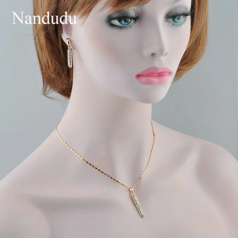 N885E