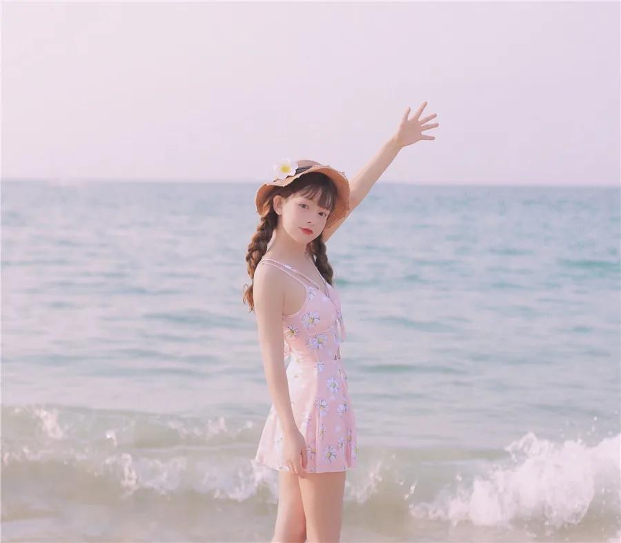 The Latest Fashion Style Kawaii Girl One Piece Swimsuit Hollow Out Flowers Printed Sexy Beach Wear Bodycon Slim Women Swimwear2