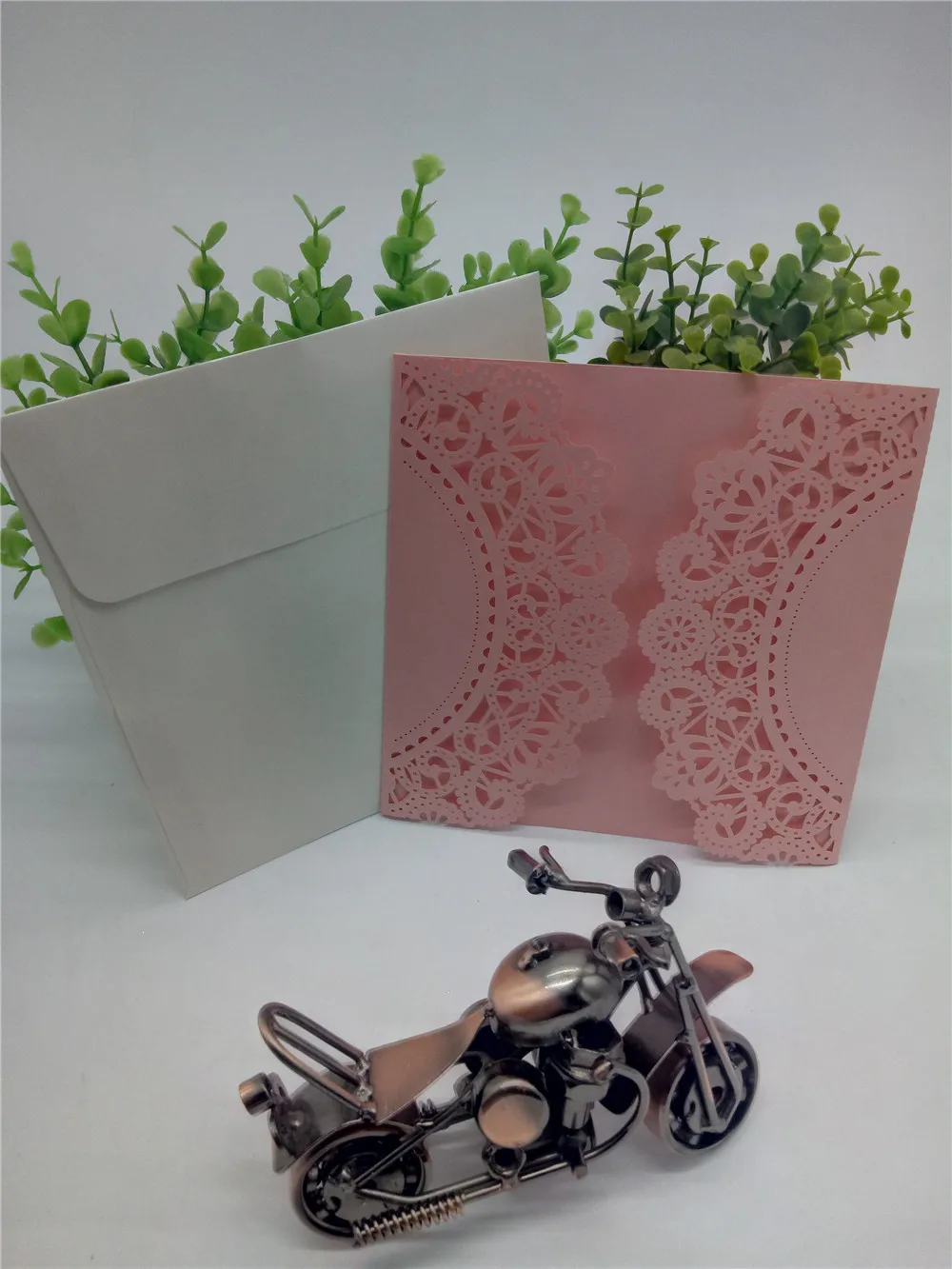 

10pc/lot Laser Cut Wedding Invitations Card European Style Hollow out Party Invitation Cards And Envelope Two-Piece