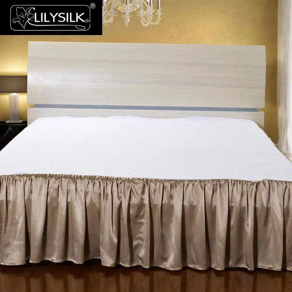 Follow by Email The Uptown Traffic Twin Bed Skirt from Glenna Jean features a fun zig zag pattern in shades of green, blue, and charcoal. This quality bed skirt takes a unique twist on a classic pattern.