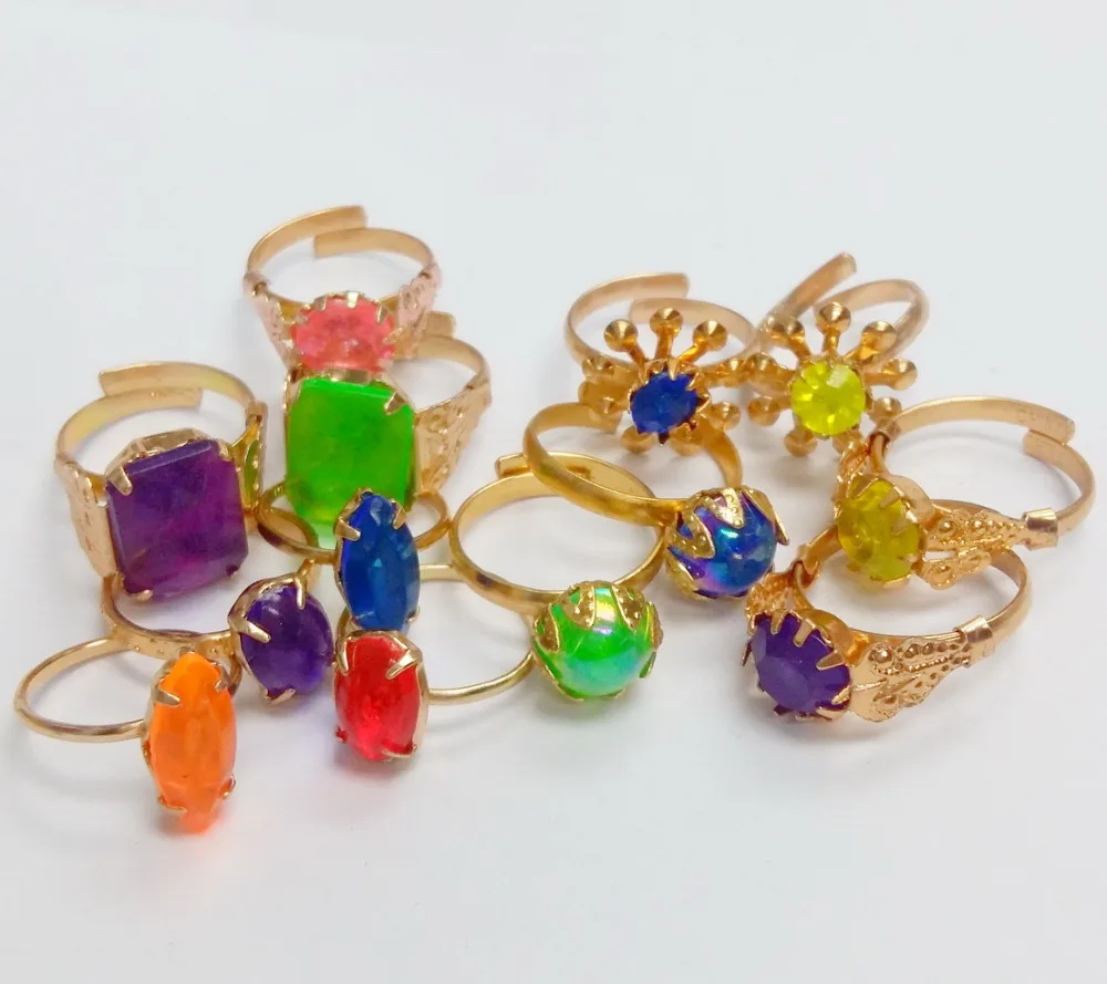 

12 pcs Metal gold Girl gem RINGS VENDING MACHINE TOYS pinata Bag Filler Loot Gag Princess birthday party favor Favour gift prize