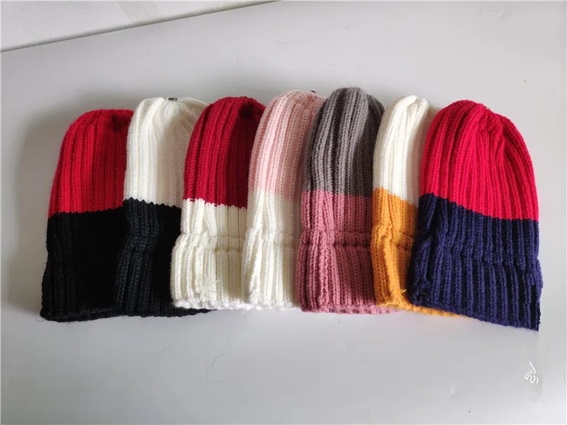 KUE046, зимние вязаные шапки из искусственного полиэстера с помпонами для девочек, шапочки для мальчиков, теплые детские меховые ботиночки с помпончиками, детские шапки