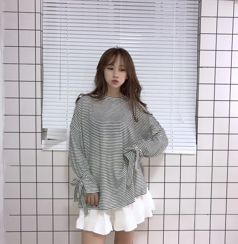 Ulzzang Корейская осень новая женская одежда модный тренд рукав галстук темперамент тонкие полосатые свободные плечи шикарные полные футболки