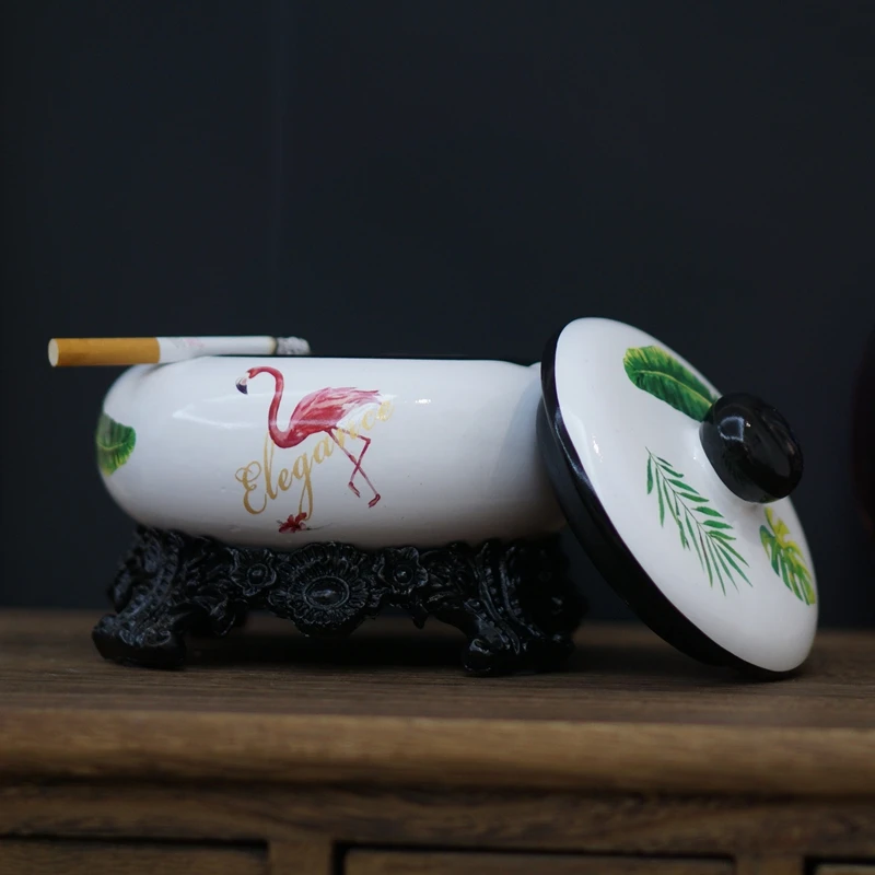 

Ashtray with Lid Flamingo Pattern Creative Cigarette Gift for Living Room Coffee Table Office Decoration