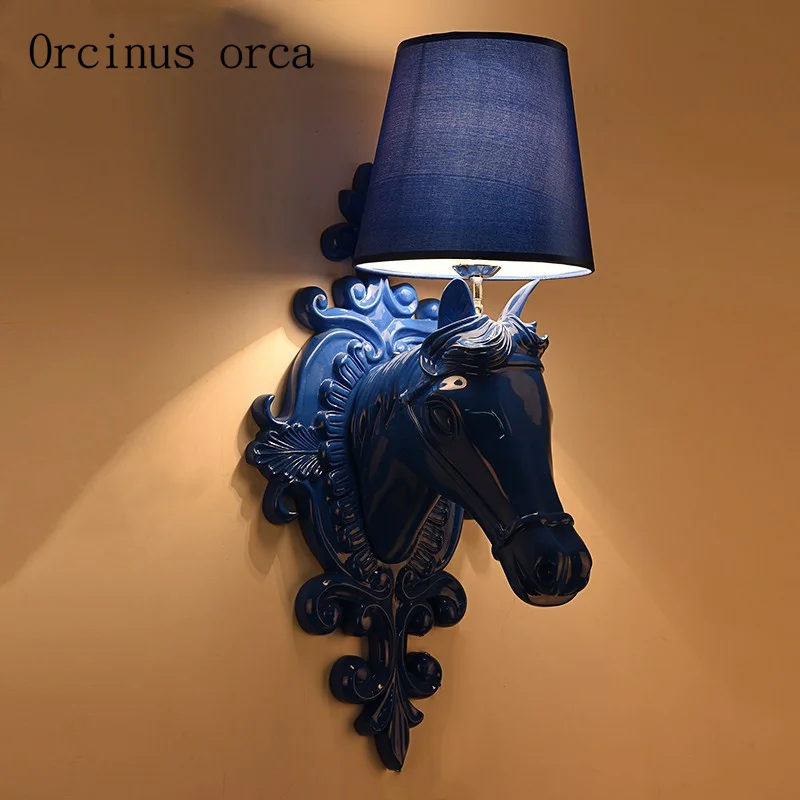 

European resin horse head wall lamp living room bedroom aisle bar modern minimalist creative bedside wall lamp free shipping
