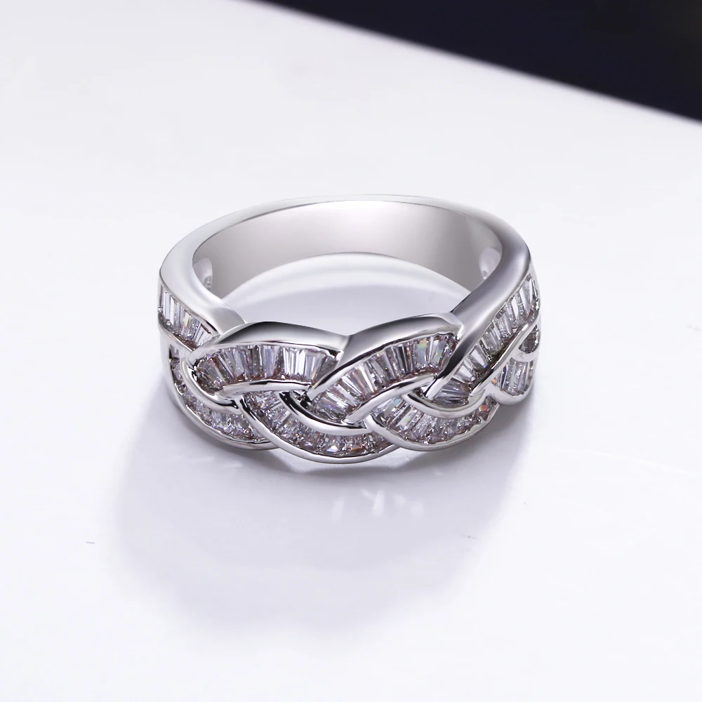 Excellent Quality Finger Ring Trendy Jewelry White and Gold Color AAA Bright Cubic Zirconia Elegant Rings for Women