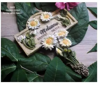 

Japanese single resin old relief Small crease flower garden flower pot decorative welcome card pieces culpture statue