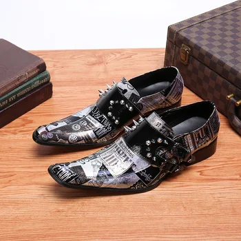 

2019 New Men's Lazy Shoes Fashion Trend Casual Shoes Men's Printed Rivets Black Leather Shoes