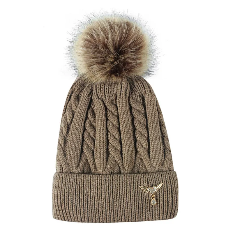 pom pom hat (3)