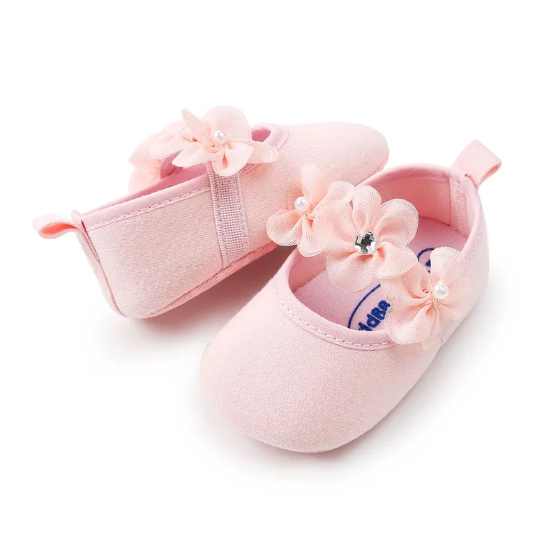 Обувь принцессы с мягкой подошвой для маленьких девочек от 0 до 18 месяцев; милая стильная обувь с цветочным рисунком для новорожденных; обувь для новорожденных девочек