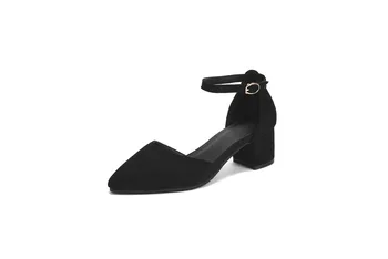 

2019 spring and summer new thick with a buckle with hollow sandals 32-33