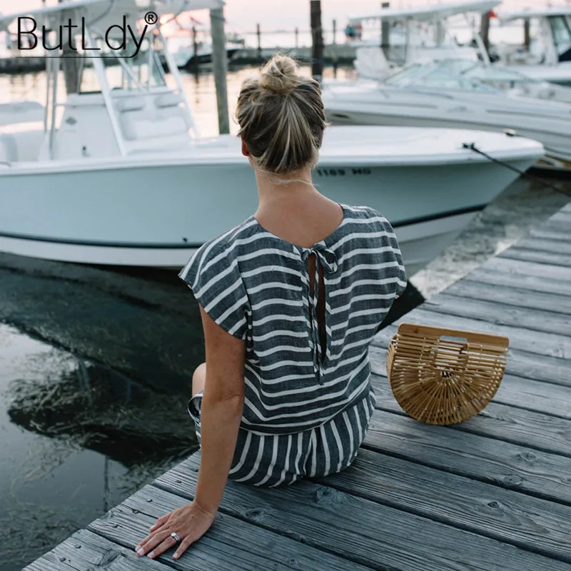 مخطط فضفاض Playsuits ارتداءها السروال القصير المرأة الصيف 2019 عارضة الشاطئ بذلة السراويل قصيرة الأكمام أنيقة وزرة للنساء