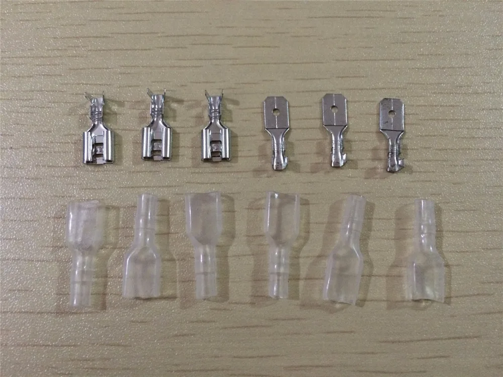 

400pcs 6.3mm Crimp Terminal Connector Female Spade Terminal + Male Spade Terminal + Sleeve Case