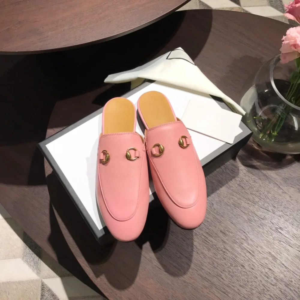 

Spring New Leisure Comfortable Cowhide Metal Horse Title Button Round-Headed Love Women's Shoes