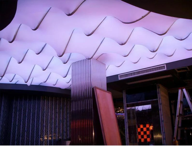 Натяжной потолок цветной полупрозрачный ПВХ пленка для украшения отеля по индивидуальному заказу