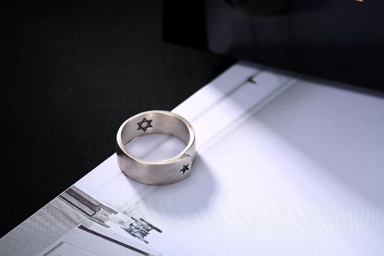 4687105992_1181238896