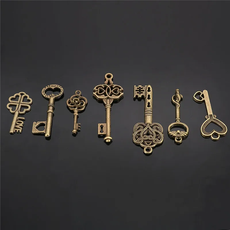 

Low Price 7pcs Antique Vintage old look Ornate Skeleton Keys Lot Pendant Fancy Heart Necklace Decor DIY Jewerly Crafts