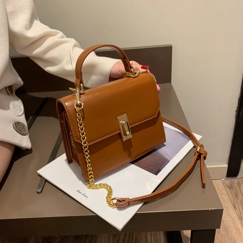 

2019 New fashion lock clasp handheld slant small package Han version multi-layer chain single-shoulder bag