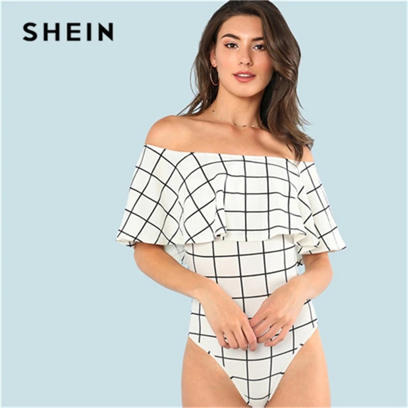 SHEIN الأبيض كشكش الطبقات الرقبة منقوشة قبالة الكتف أكمام ارتداءها الصيف النساء الحديثة سيدة عارضة النساء داخلية