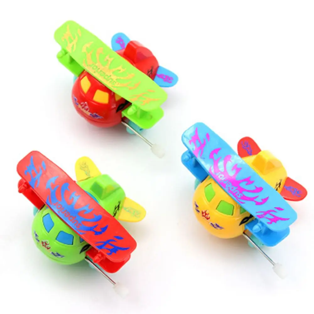 Забавный самолет для малышей игрушки экологические материалы цветной яркий Запуск Заводной случайный цвет летательный аппарат заводная игрушка - Цвет: Random