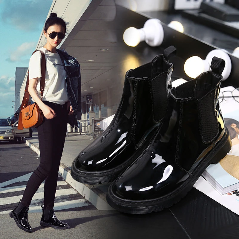 flat bottom chelsea boots