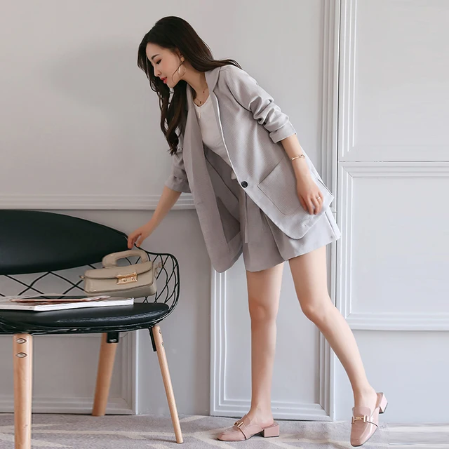 Cheap Set female 2018 summer new temperament fashion solid color long-sleeved small suit jacket + shorts elegant casual two-piece suit Cheap Set female 2018 summer new temperament fashion solid color long-sleeved small suit jacket + shorts elegant casual two-piece suit
