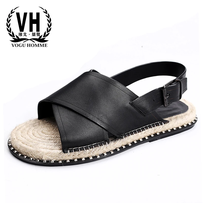 

Leather sandals mens leisure breathability flat soles anti-slippery slippers individuality straw Roman shoes summer sandals.