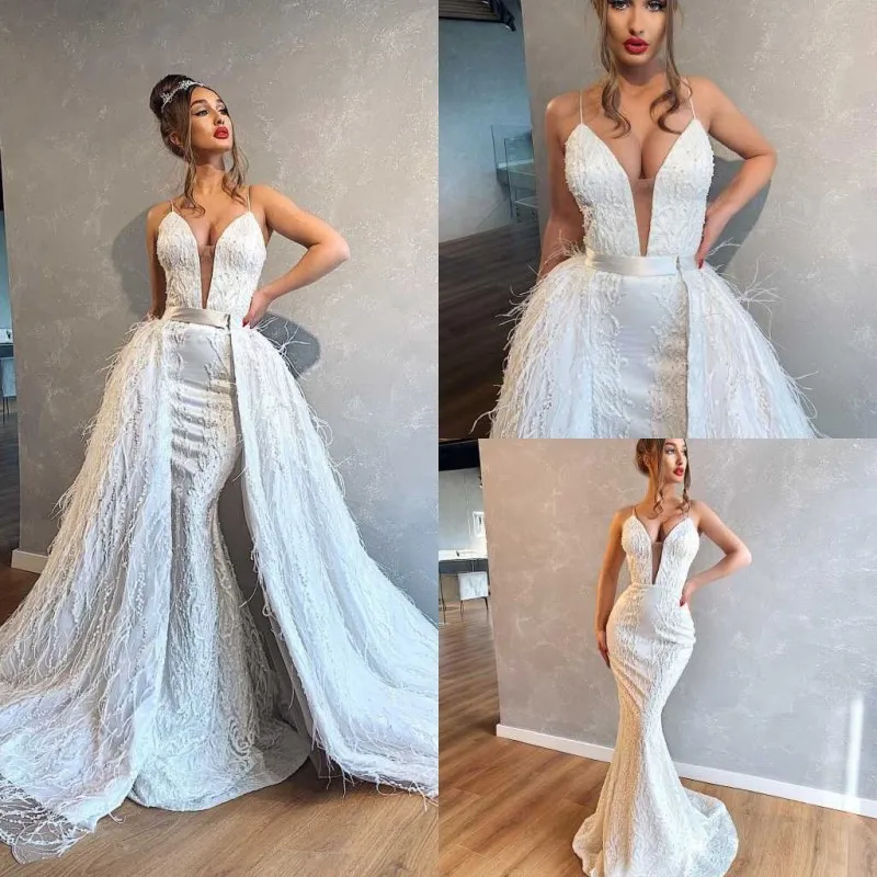 Luxurious Spaghetti Beach Wedding Dress with Detachable Train Lace Feathers Wedding Gowns Vestido De Novia