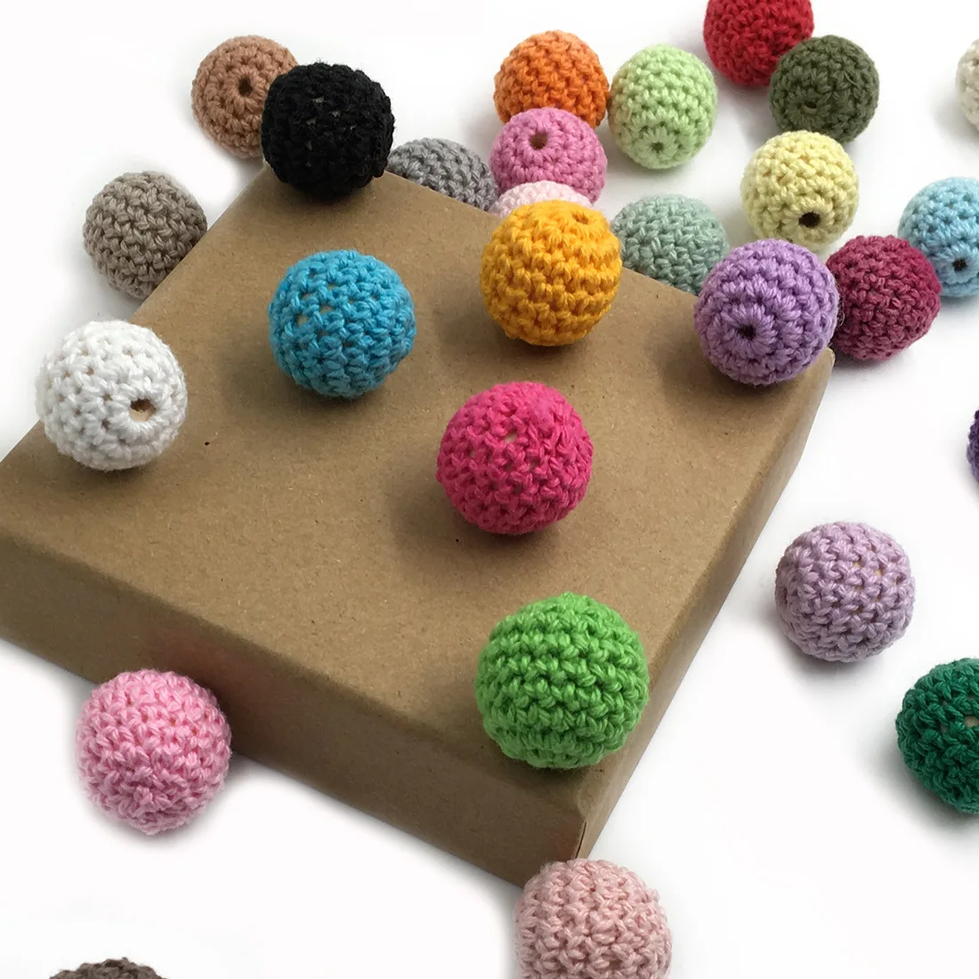 Perles rondes en bois Crochet 100 pièces/lot | Boule de mélange de couleurs 16mm, décoration à l'intérieur du bois pour dentition, perles au Crochet (lot de 100)