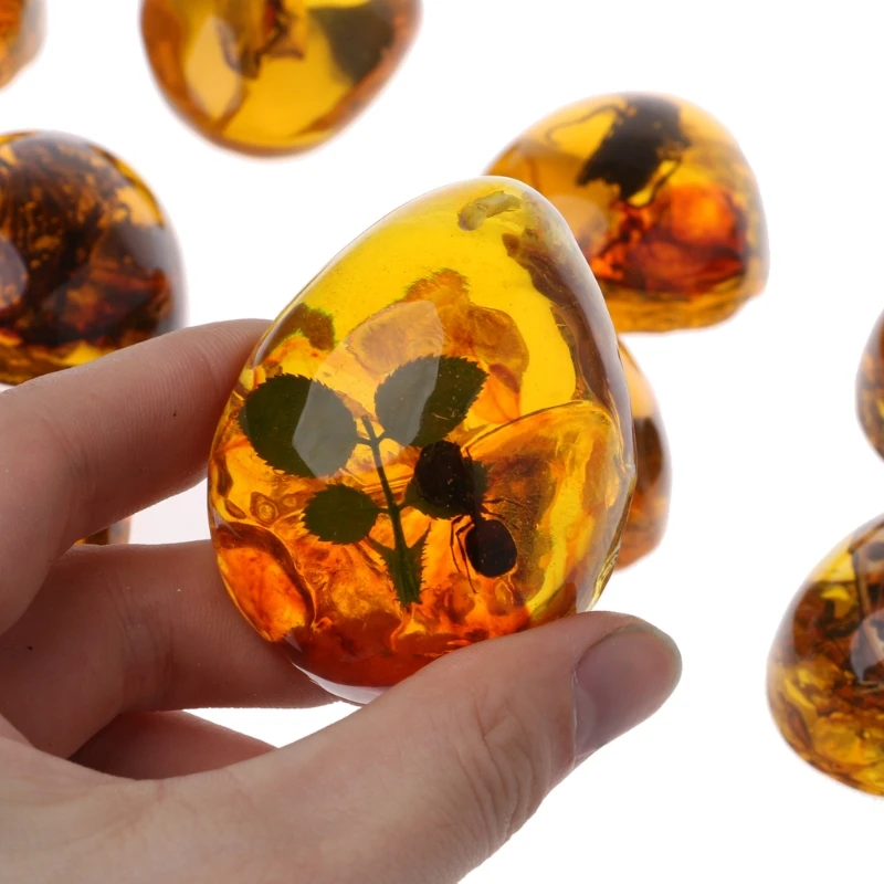

Animals Amber Butterfly Insects Stone Pendant Necklace Gemstone for DIY Jewelry