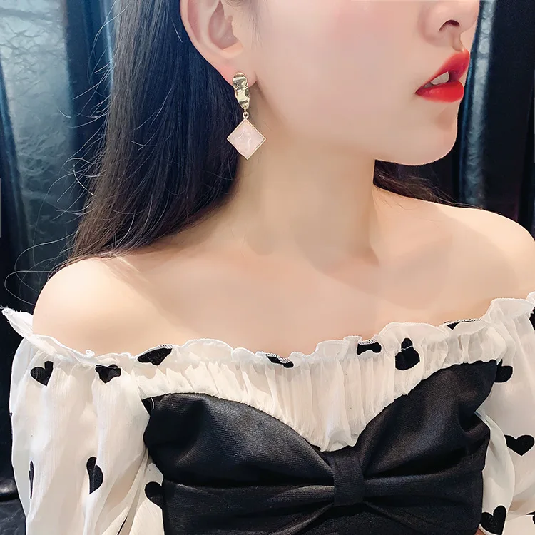 Япония и Южная Корея Горячая Мода ювелирные изделия смолы рябь воды простой Асимметричный серьги для девушек подарок для женщин