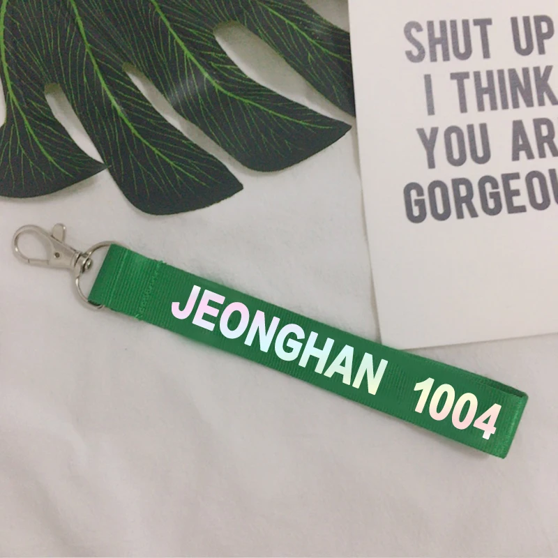 KPOP SEVENTEEN брелок динозавр лазер MINGYU THE8 WOOZI VERNON JOSHUA WONWOO - Цвет: JEONGHAN -Green