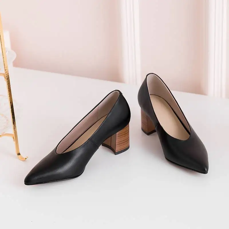 Европейские офисные женские туфли-лодочки с острым носком на не сужающемся книзу массивном среднем каблуке элегантные женские брендовые туфли из натуральной кожи L22 - Цвет: Черный