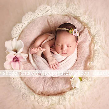 

Newborn Photography Handmade Crochet Basket Props Tiny Twins Baby Girl Boy Photo Shoot White Basket Newborn Photographer Props