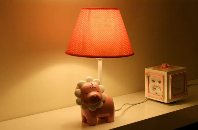 Светильник для детской спальни, прикроватная лампа, мультяшная игривая Рыбка, модная теплая декоративная настольная лампа, прекрасный подарок
