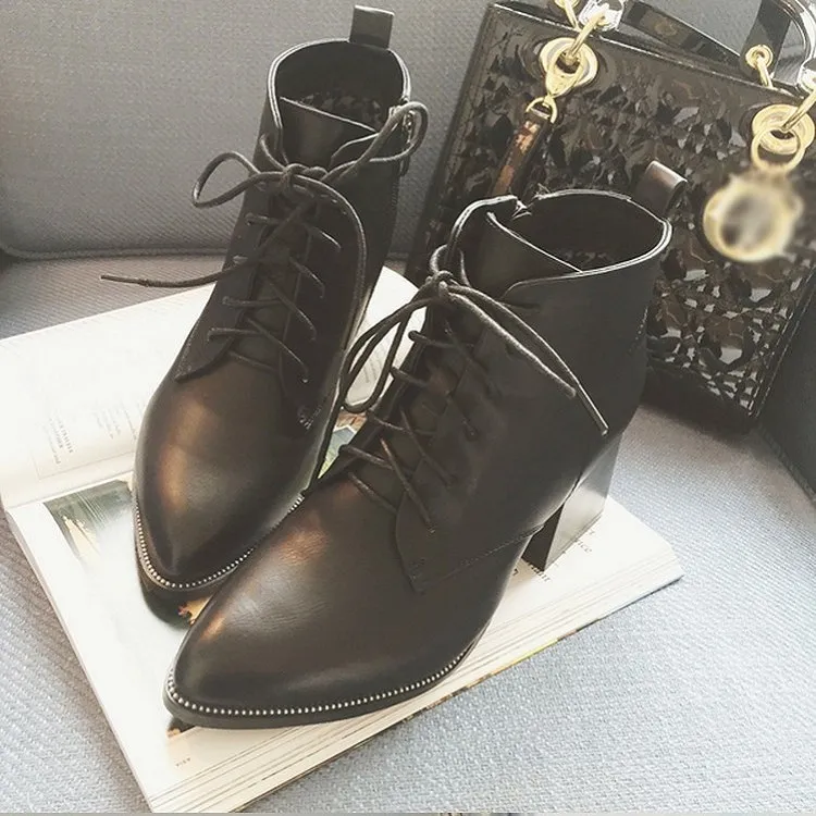 

2018 new pointed lace-up ankle boots with high-heeled boots side zipper Martin boots.