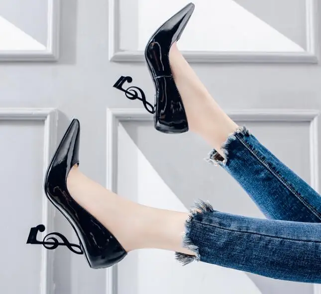 

Hot Selling Musical Notation Design Heels Woman Shoe Black Patent Leather Pointed toe High Heel Shoe 2019 Strange Heel Pumps