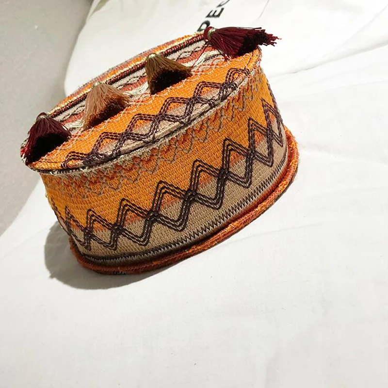 2019 العرقية Embroide تصميم حقيبة جولة المعادن المحمولة حقيبة كتف حقيبة يد شرابة الأزياء سلسلة Crossbody حقيبة البسيطة حقيبة ساعي