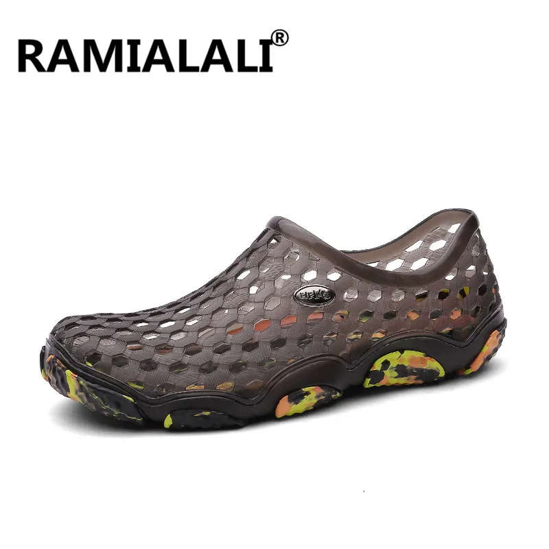 

Summer Hollow Casual Men Sandals Fashion Breathable Flat Beach Slippers Holes Garden Sandals Lovers Water Shoes Slippers