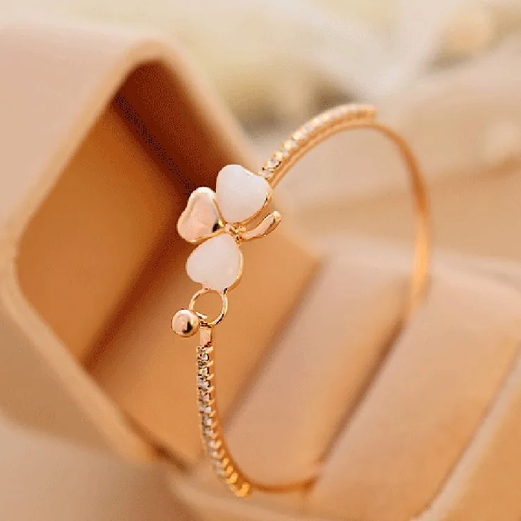 

Bangles Pulseiras Feminina Bangle Korea's Delicate Small Perfume Peach Bracelet Han Edition Clover Wholesale Opal Full