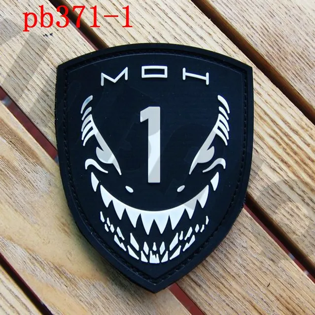 Medal of Honor MOH MAKO Shark Embroidered Hook Loop Patch Backing Fastener  Badge 