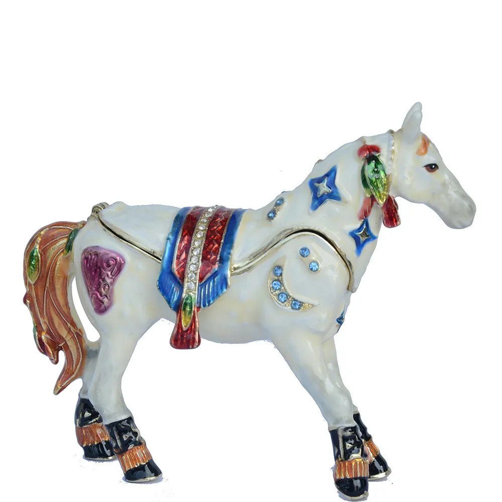TBP0363 horse box sculpture-2
